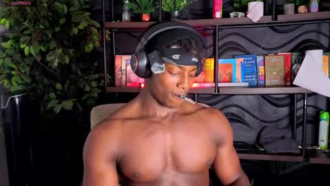 Snapshot of maxmuscle10 chatting on February 2026 10:03:02 AM Maxmuscle10 online show from February 2026 10:03:02 AM