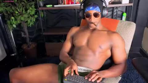 Snapshot of maxmuscle10 chatting on February 2026 03:27:02 PM Maxmuscle10 online show from February 2026 03:27:02 PM