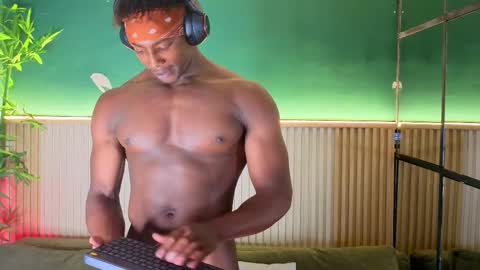 Snapshot of maxmuscle10 chatting on February 2026 06:26:02 PM Maxmuscle10 online show from February 2026 06:26:02 PM