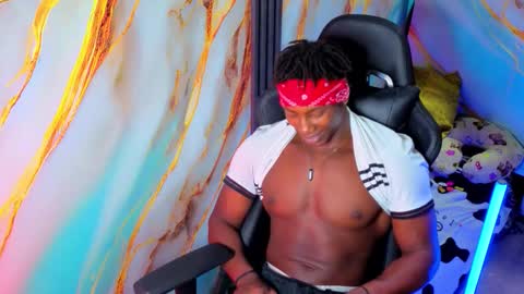 Snapshot of maxmuscle10 chatting on March 2026 07:21:02 PM Maxmuscle10 online show from March 2026 07:21:02 PM