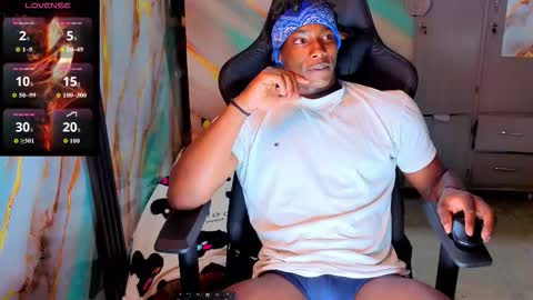 Snapshot of maxmuscle10 chatting on March 2026 02:16:02 AM Maxmuscle10 online show from March 2026 02:16:02 AM