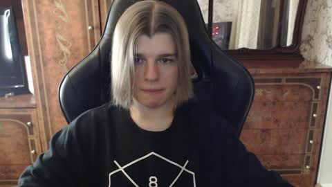 Snapshot of maxplay18 chatting on December 2024 02:38:01 PM Max online show from December 2024 02:38:01 PM