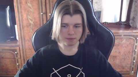 Snapshot of maxplay18 chatting on December 2024 08:23:02 AM Max online show from December 2024 08:23:02 AM