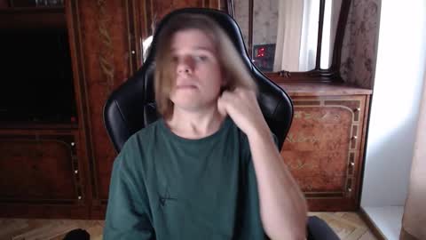 Snapshot of maxplay18 chatting on November 2025 11:55:02 AM Max online show from November 2025 11:55:02 AM