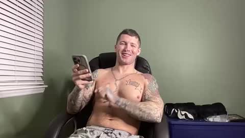 Snapshot of maxpleasant27 chatting on January 2025 08:45:01 AM BBadAlpha online show from January 2025 08:45:01 AM