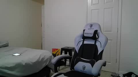 Max Ryder online show from November 2025 12:27:01 AM