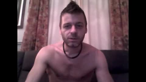 MaxTheWolf online show from October 2025 10:38:01 AM