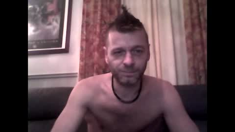 MaxTheWolf online show from November 2025 11:04:02 PM