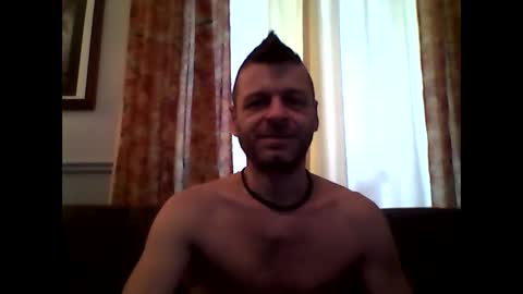 MaxTheWolf online show from December 2025 01:18:02 PM