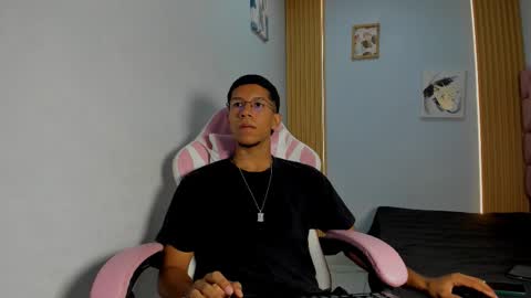 maxvibe420 online show from October 2025 01:30:01 PM