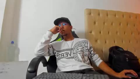 maxvibe420 online show from October 2025 01:34:01 PM