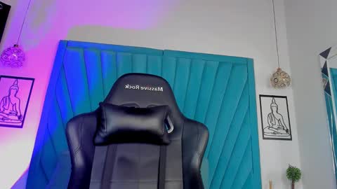 MAX online show from January 2025 09:37:01 PM