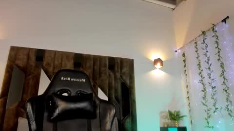 MAX online show from February 2025 12:59:01 AM