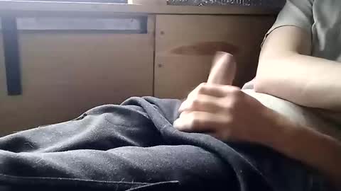 Max online show from November 2025 07:12:01 PM