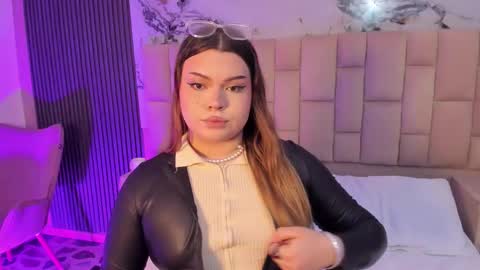 Maxine Minx online show from March 2026 10:05:02 PM