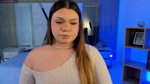 Maxine Minx online show from April 2026 11:32:02 PM