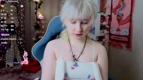 Snapshot of may_leaf chatting on March 2026 05:53:01 AM Mary online show from March 2026 05:53:01 AM