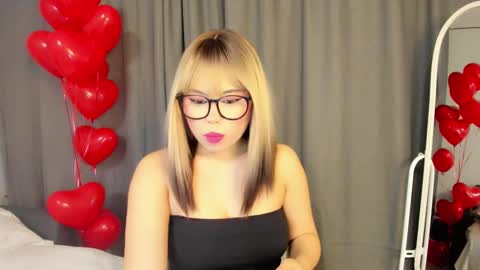 Mia online show from February 2025 10:36:01 PM