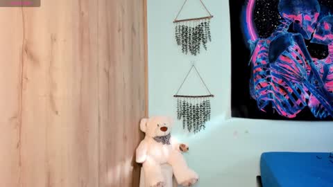 Snapshot of maya__fox chatting on January 2025 09:14:02 PM OF mayitta19 online show from January 2025 09:14:02 PM