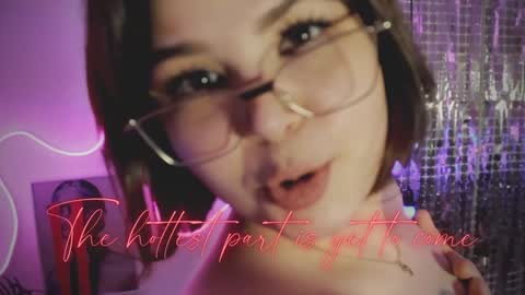 Woman online show from December 2024 06:17:01 PM