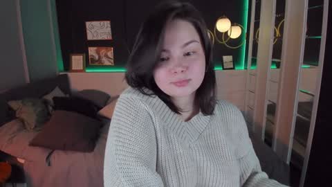 Woman online show from February 2025 02:02:01 PM