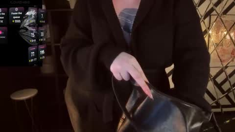 Woman online show from March 2025 01:59:02 PM