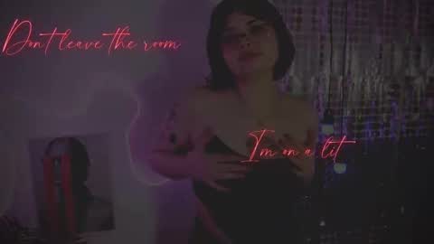 Woman online show from March 2025 05:06:02 PM