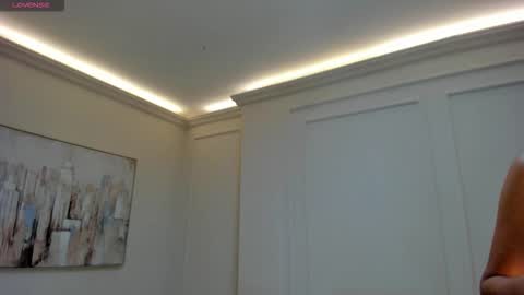 M A Y A    H O F F M A N online show from February 2026 11:18:01 AM