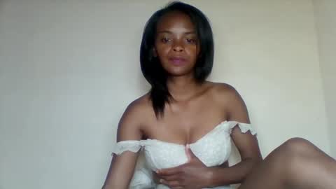 Snapshot of mayalabelle chatting on November 2025 09:11:01 AM mayalabelle online show from November 2025 09:11:01 AM