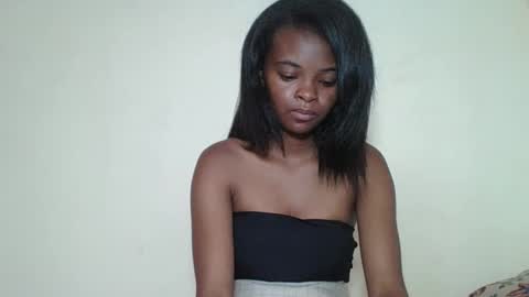 Snapshot of mayalabelle chatting on December 2025 08:20:02 AM mayalabelle online show from December 2025 08:20:02 AM