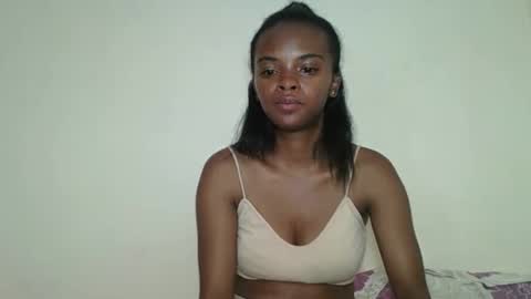 Snapshot of mayalabelle chatting on December 2025 04:25:01 PM mayalabelle online show from December 2025 04:25:01 PM