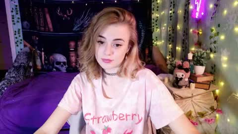 Snapshot of maybe_yours333 chatting on April 2026 04:33:02 PM maybe_yours333 online show from April 2026 04:33:02 PM