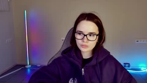 maybloom_ online show from February 2026 06:12:01 AM