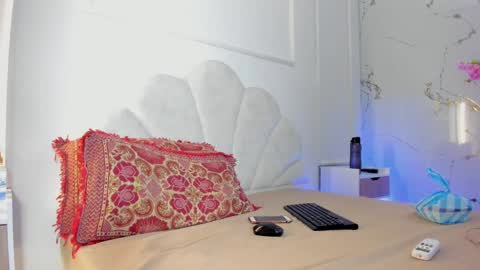 mayevanss online show from November 2025 07:56:02 PM