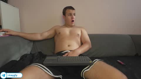 Snapshot of maygly chatting on September 2025 11:21:02 AM Slava and Alextatto online show from September 2025 11:21:02 AM