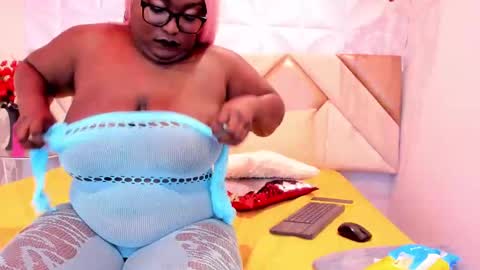 Snapshot of maystorm_ chatting on October 2025 02:08:02 AM May online show from October 2025 02:08:02 AM