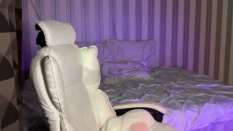 mayvi_cold online show from October 2025 06:18:01 PM