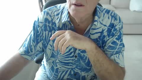 Snapshot of mbeastie chatting on December 2024 06:09:02 PM Beastie online show from December 2024 06:09:02 PM