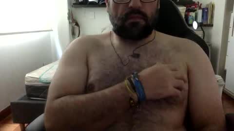 Snapshot of mbotve chatting on May 2026 06:15:02 PM VzlaMan online show from May 2026 06:15:02 PM