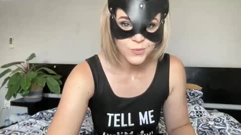 Snapshot of mc_bunny chatting on February 2026 08:40:02 AM Kyla Wifey and Shaun online show from February 2026 08:40:02 AM