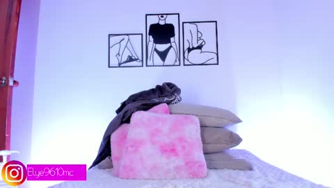 Snapshot of mcdonald_ellie chatting on July 2026 10:40:02 PM Ellie online show from July 2026 10:40:02 PM