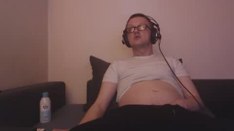 Mike online show from November 2025 09:59:01 PM