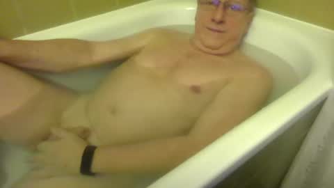 mcswis6 online show from December 2024 05:28:02 PM