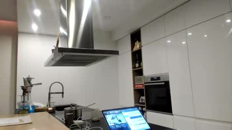 Snapshot of mealphamale chatting on March 2026 06:36:01 PM Alpha Male online show from March 2026 06:36:01 PM