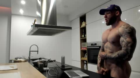 Snapshot of mealphamale chatting on May 2026 01:17:02 PM Alpha Male online show from May 2026 01:17:02 PM