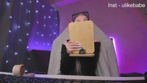 Anna online show from December 2024 06:08:01 PM