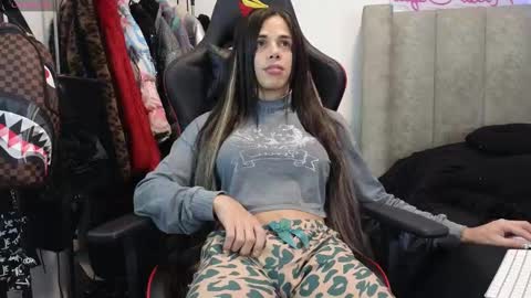 Snapshot of meclarityxxx chatting on December 2024 07:22:02 PM   online show from December 2024 07:22:02 PM