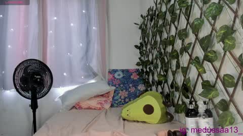 medussa13 online show from December 2024 12:17:02 PM