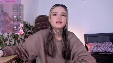 medussa13 online show from October 2025 02:05:02 PM