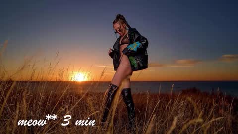 Snapshot of meeeeeow08 chatting on September 2025 07:32:01 AM Sweet Meow nonude online show from September 2025 07:32:01 AM